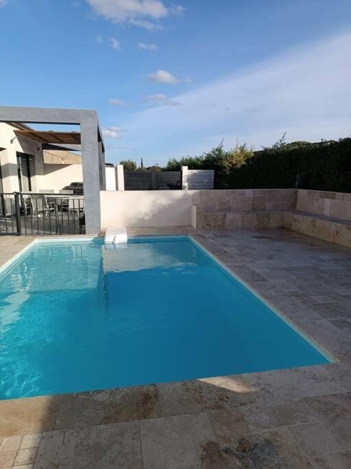 Charmant Studio Avec Piscine Villemoustaussou Exterior photo